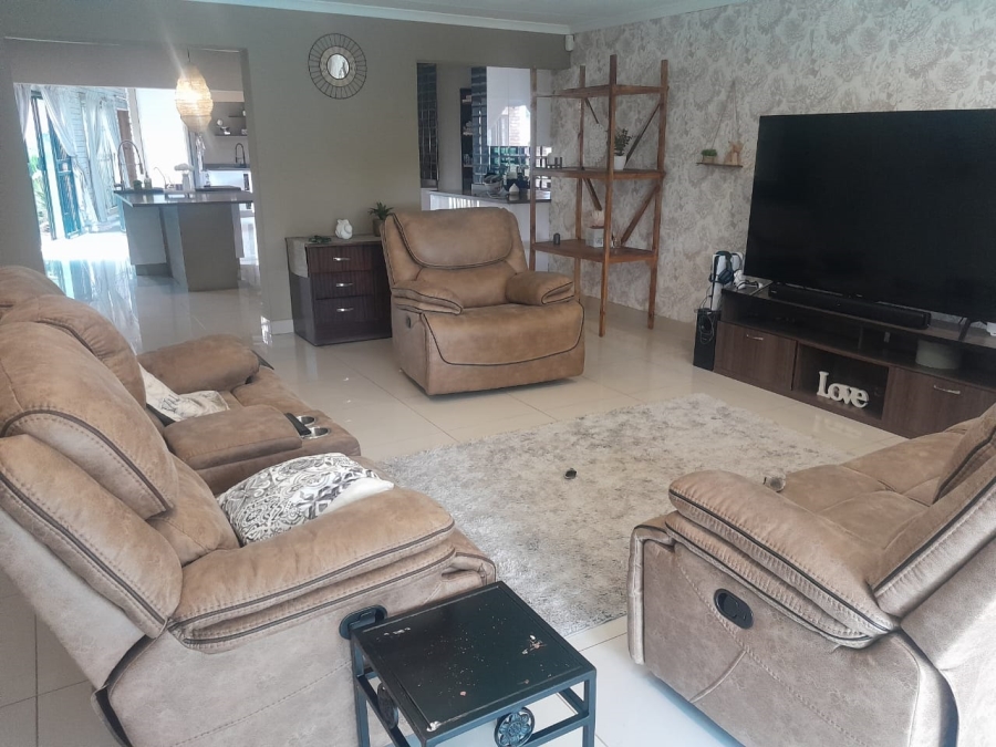 3 Bedroom Property for Sale in Safari Gardens North West